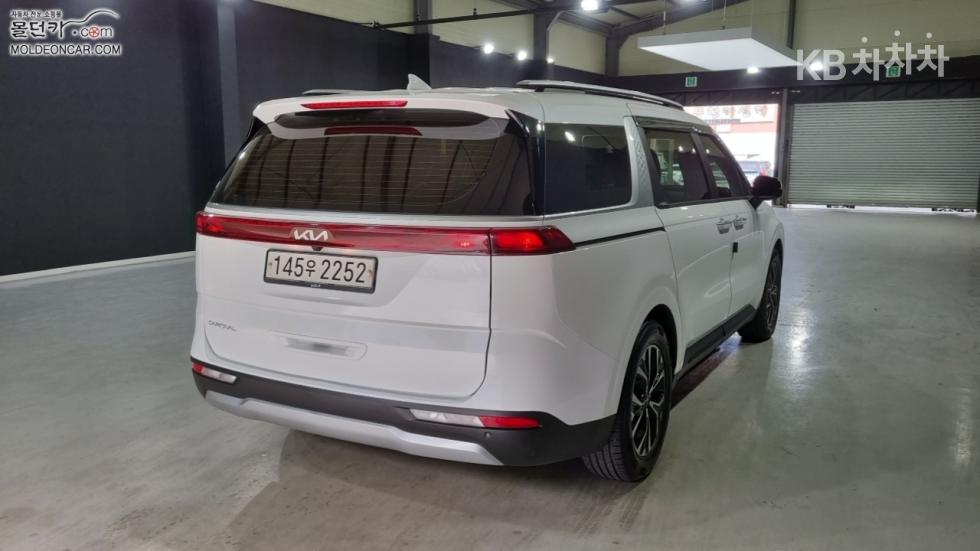 Kia Carnival — miniaturë 2