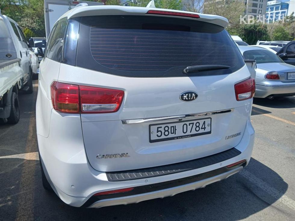 2016 - kia carnival