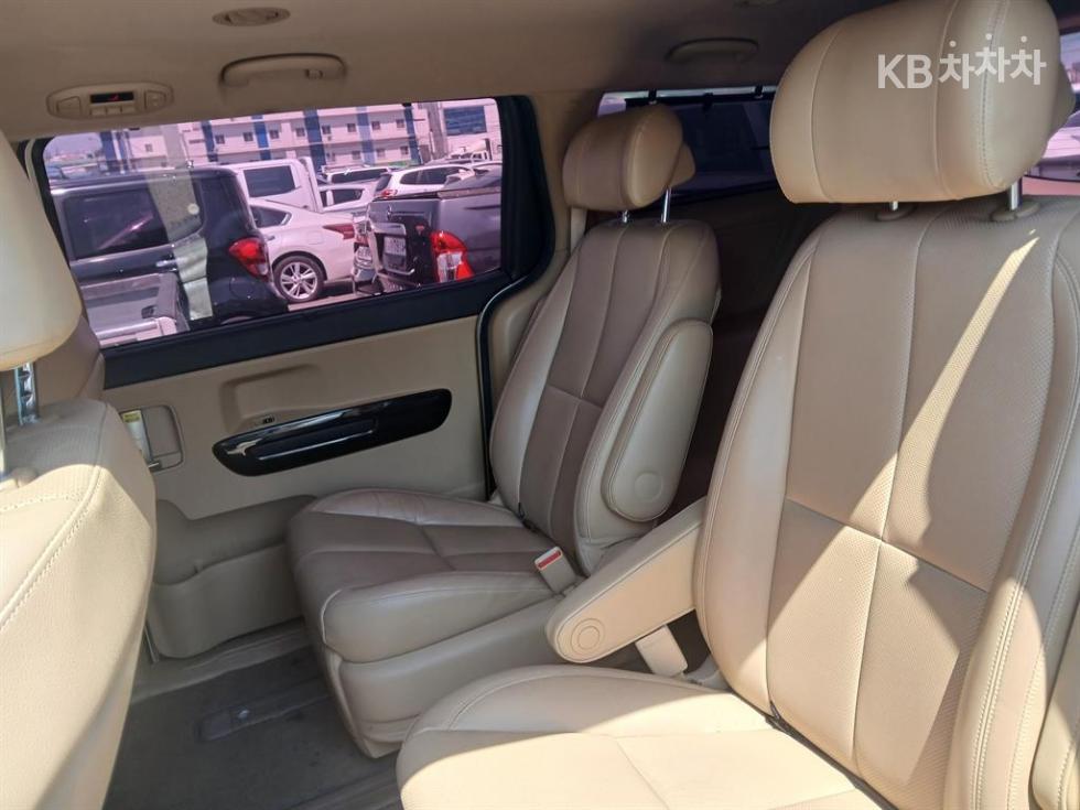2016 - kia carnival