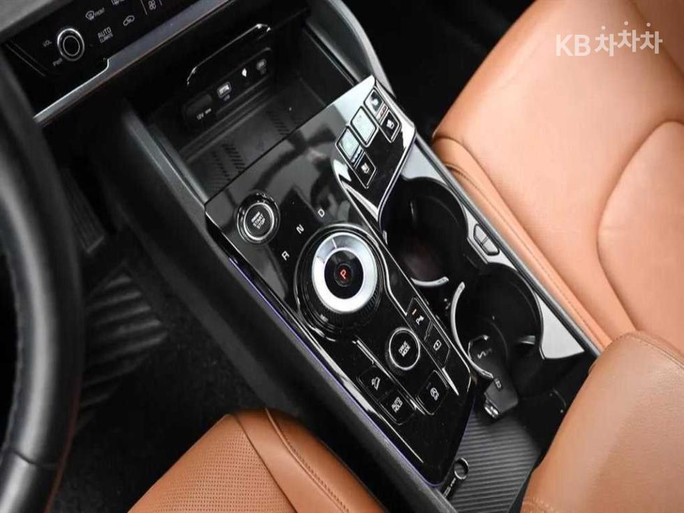 2022 - kia sportage