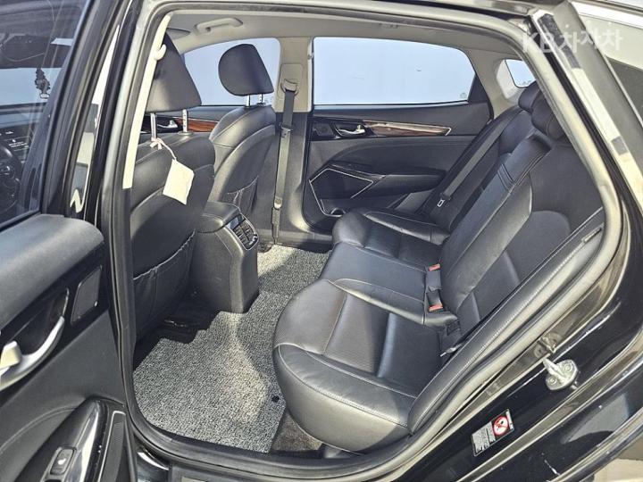 Kia K7 3.0 LPI Luxury 10