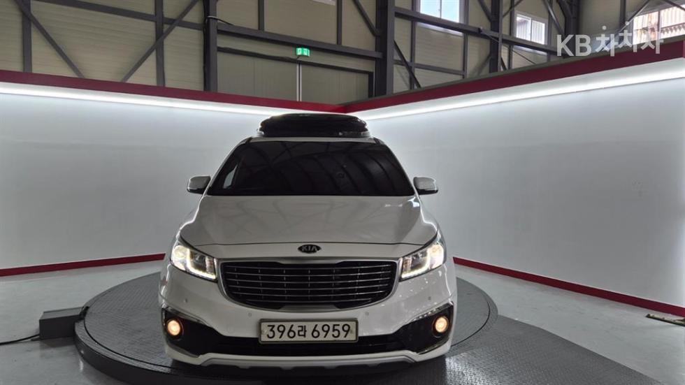 2018 - kia carnival
