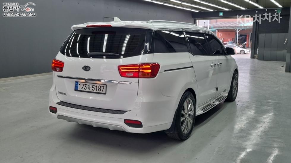 2019 - kia carnival