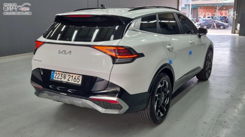 2022 - kia sportage
