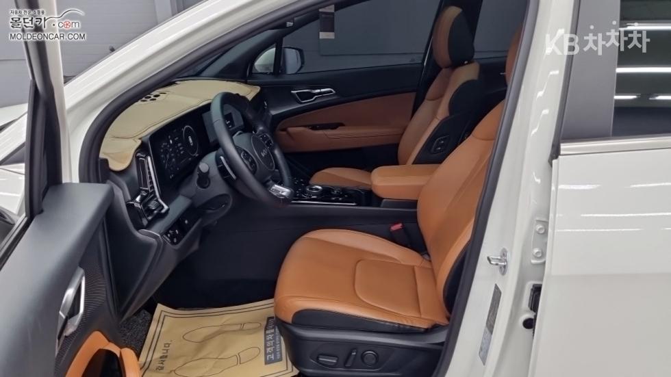 2022 - kia sportage