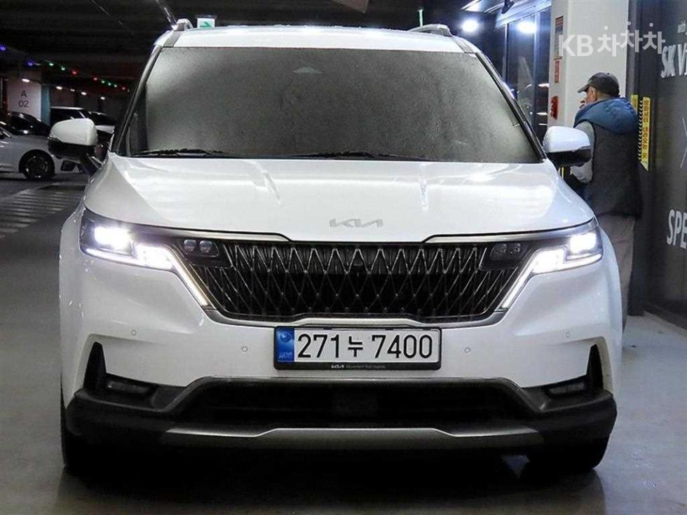 2023 - kia carnival