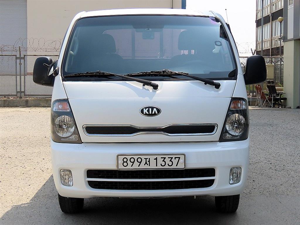 2017 - kia bongo iii