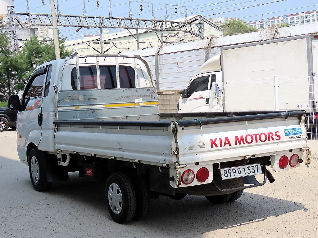 2017 - kia bongo iii