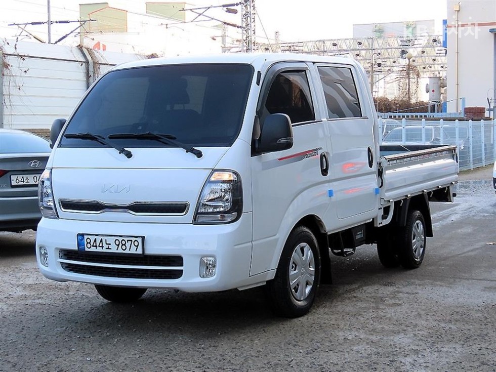2022 - kia bongo iii