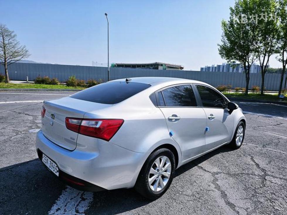 2012 - kia pride