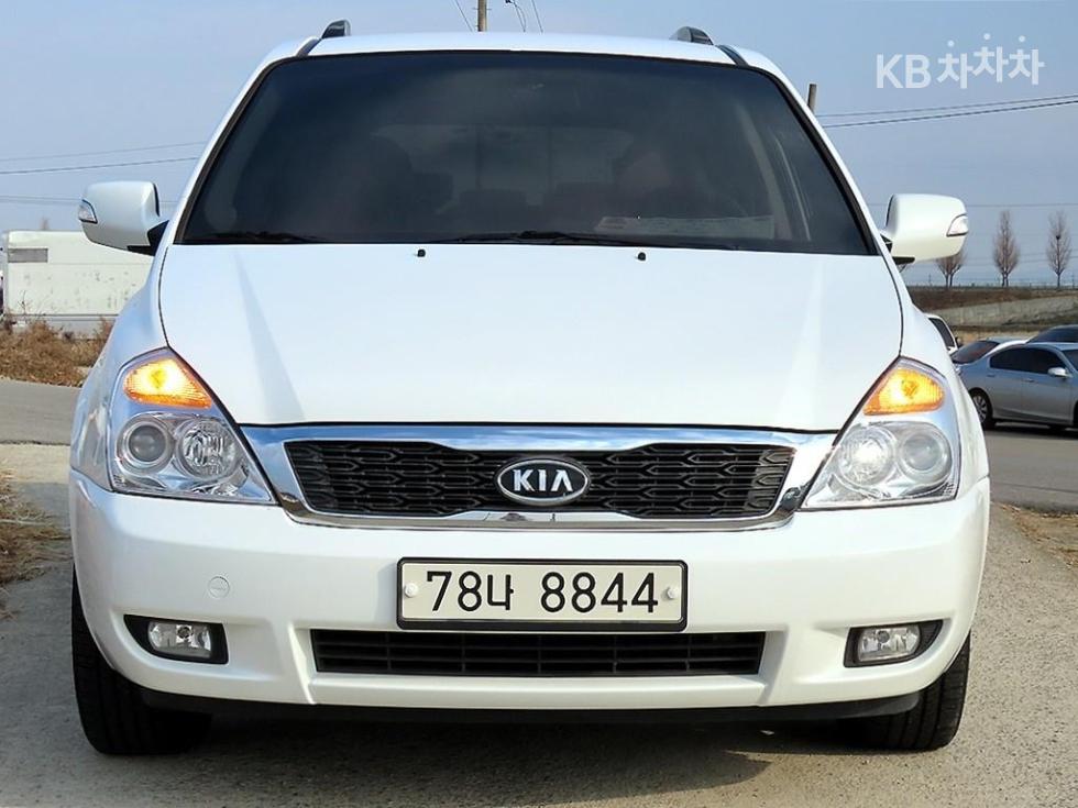 2011 kia carnival