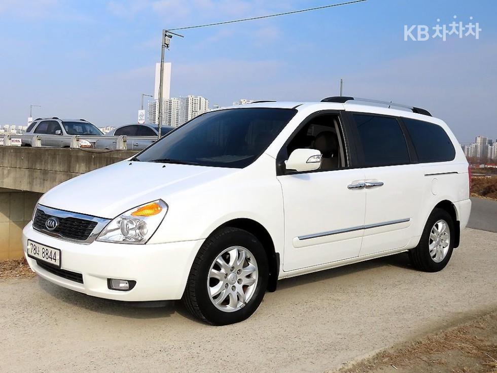 2011 - kia carnival