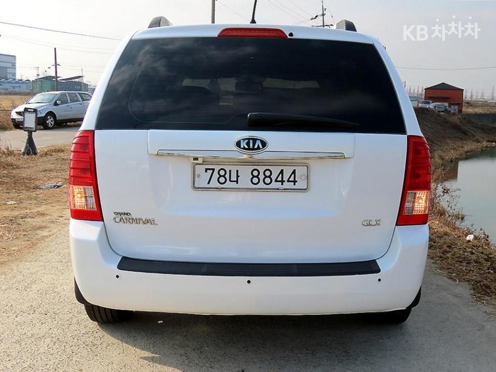 2011 - kia carnival