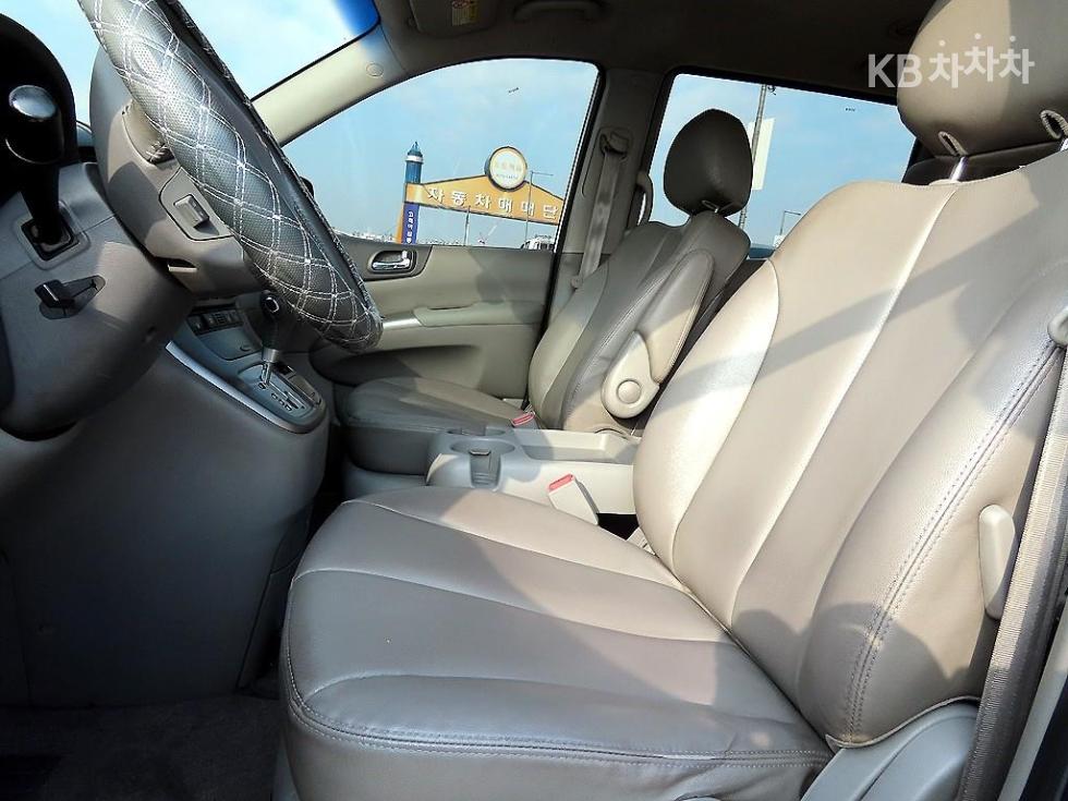 2011 - kia carnival