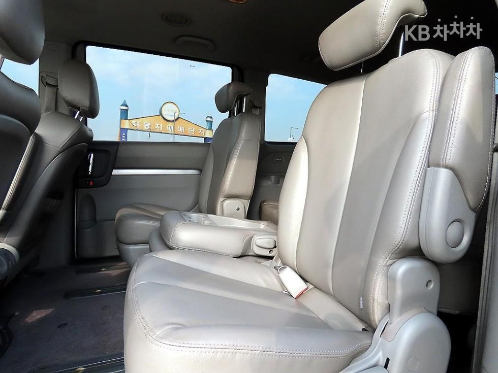 2011 - kia carnival