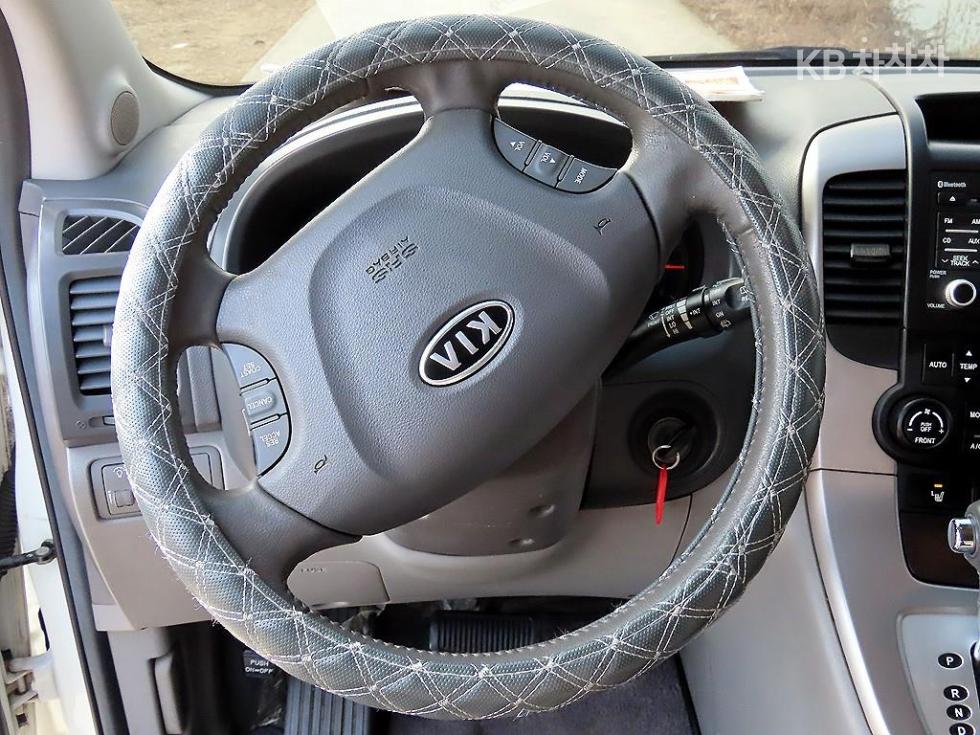 2011 - kia carnival