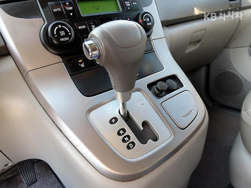 2011 - kia carnival