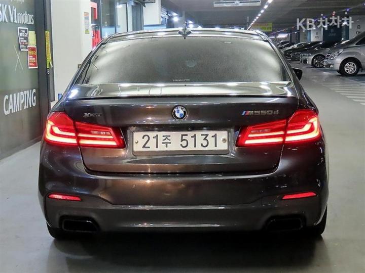 BMW 5 Series G30 M550d xDrive 6