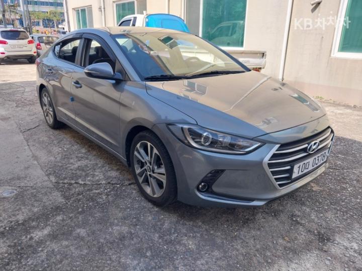 Hyundai Avante AD 1.6 GDi Value Plus 4