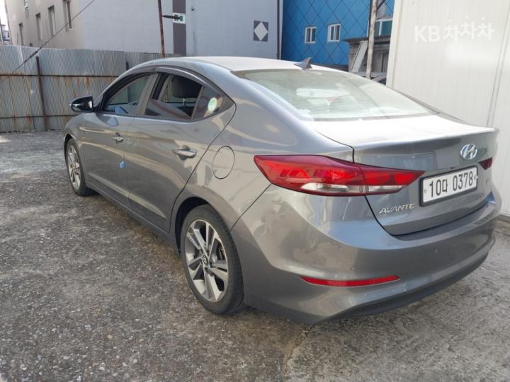 Hyundai Avante AD 1.6 GDi Value Plus 6