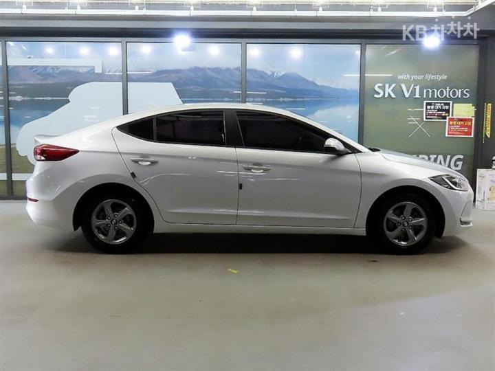 Hyundai Avante AD 1.6 GDi Smart 4