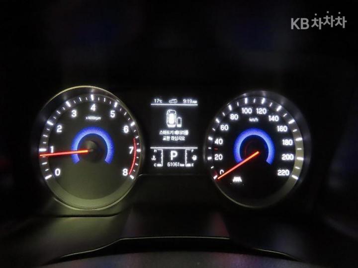 KG Mobility (Ssangyong) Tivoli Gasoline V3 2WD Base Type 7