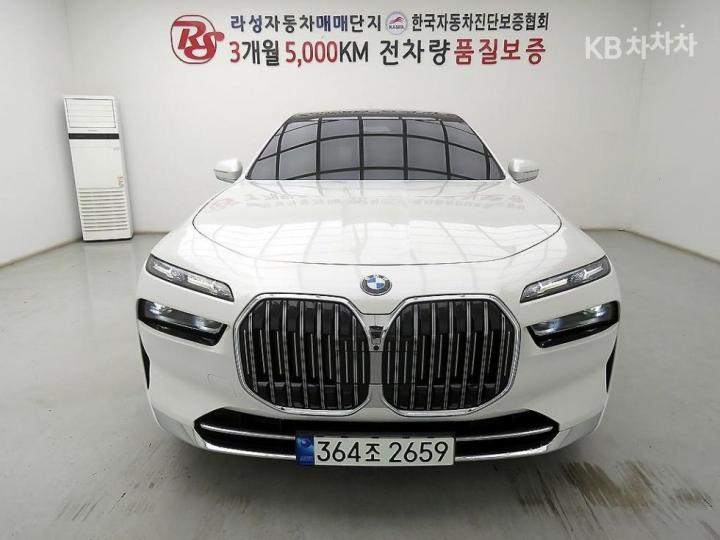 BMW 7er 740i sDrive — foto 1