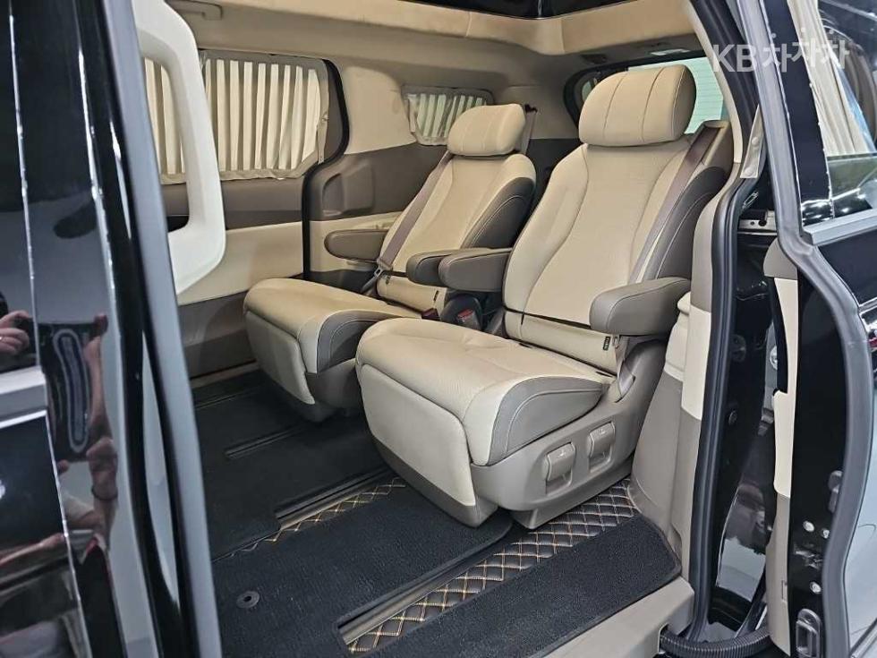 2021 - kia carnival