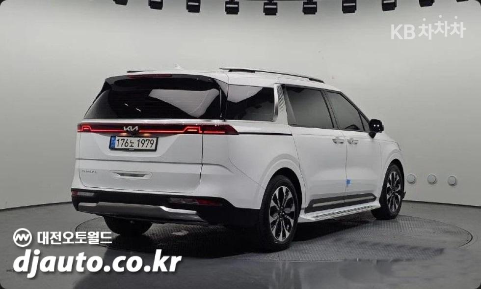 2022 - kia carnival
