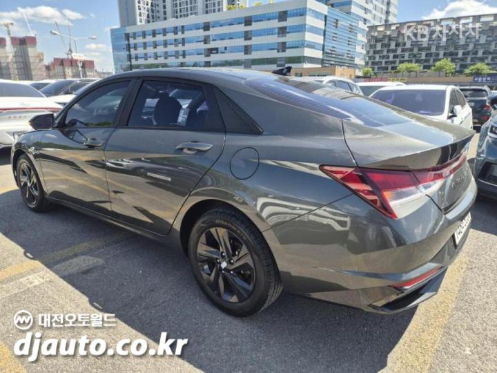 Hyundai Avante CN7 1.6 Gasoline Modern 5