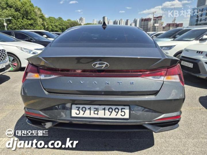 Hyundai Avante CN7 1.6 Gasoline Modern 6