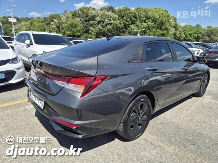 Hyundai Avante CN7 1.6 Gasoline Modern 7