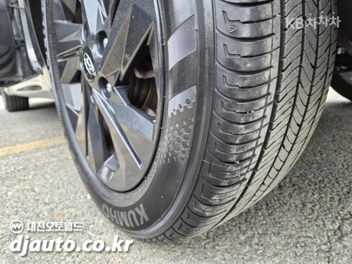 Hyundai Avante CN7 1.6 Gasoline Modern 9