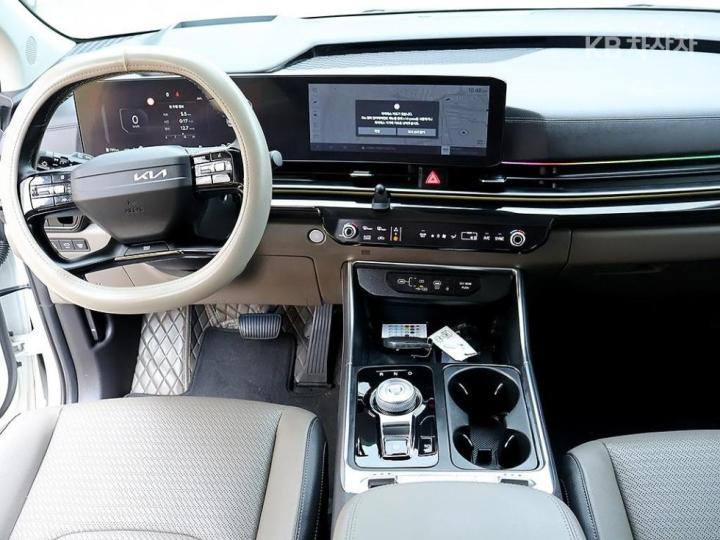 Kia Carnival Hybrid 1.6 HEV Signature 6