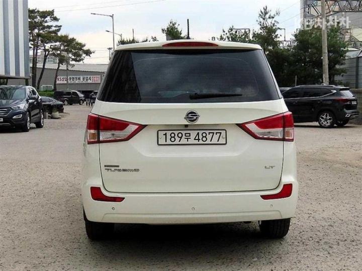 KG Mobility (Ssangyong) Korando Turismo 4WD RT 5