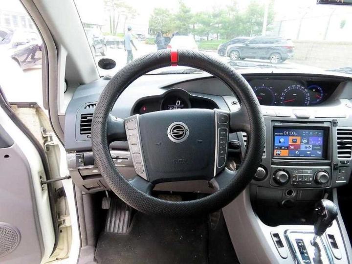KG Mobility (Ssangyong) Korando Turismo 4WD RT 9