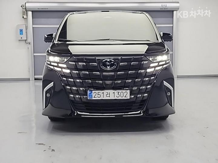 Toyota Alphard — miniaturë 2