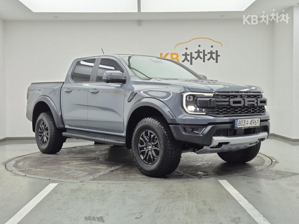 2024 Ford 4 photo