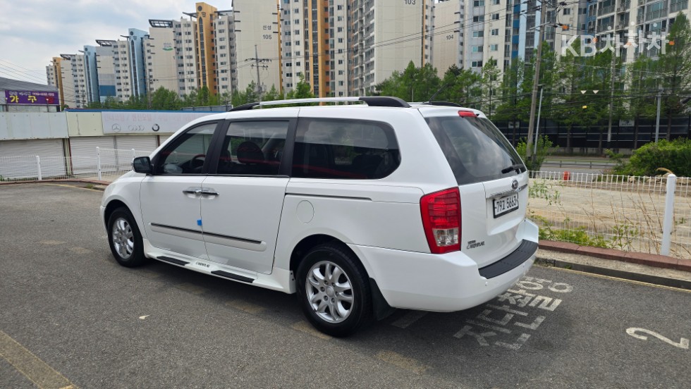 2012 - kia carnival