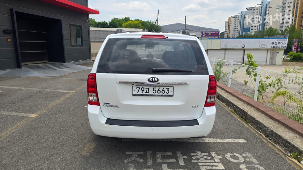 2012 - kia carnival