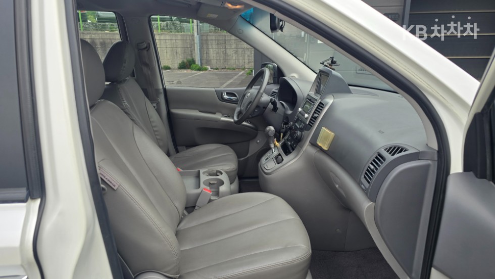 2012 - kia carnival