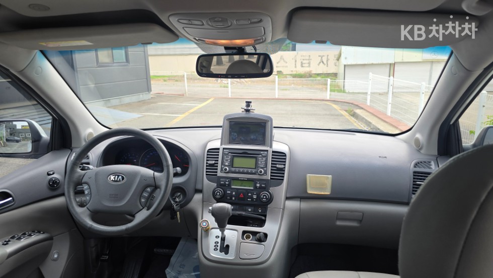 2012 - kia carnival