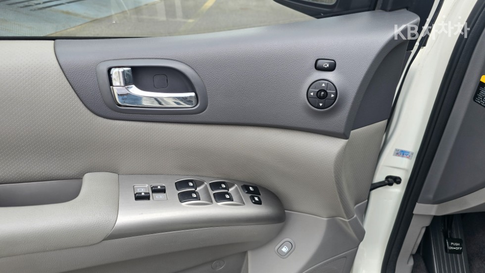 2012 - kia carnival