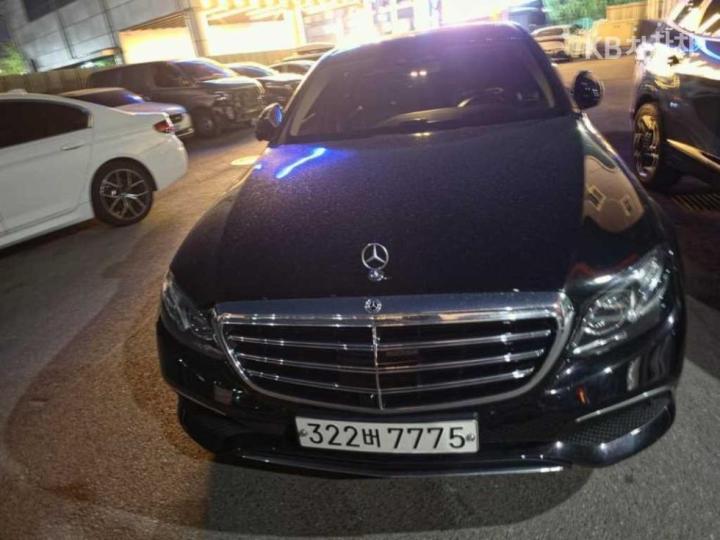 Mercedes-Benz E-Class W213 E300 4Matic Exclusive 2