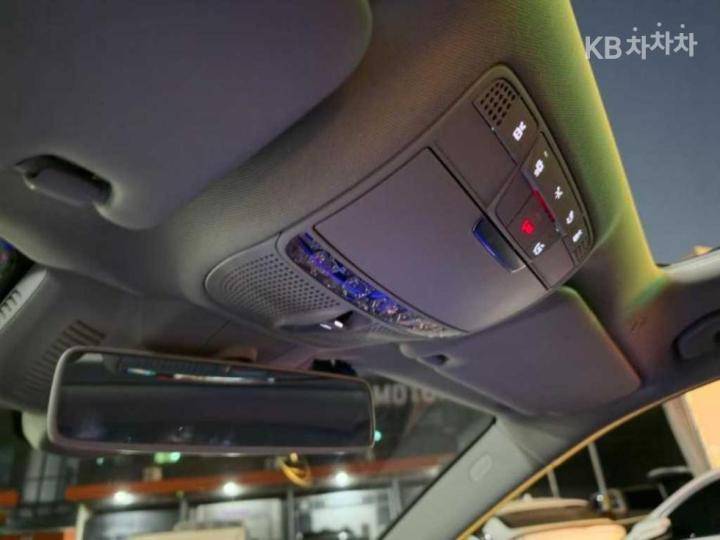Mercedes-Benz E-Class W213 E300 4Matic Exclusive 8