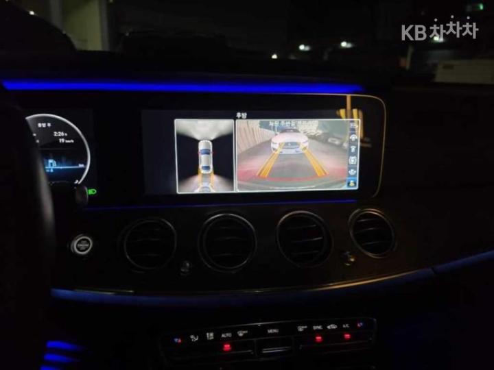 Mercedes-Benz E-Class W213 E300 4Matic Exclusive 9