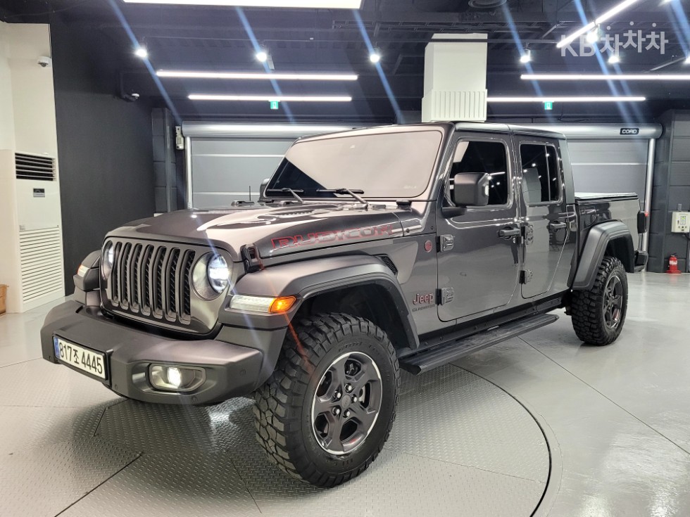 2023 - jeep gladiator