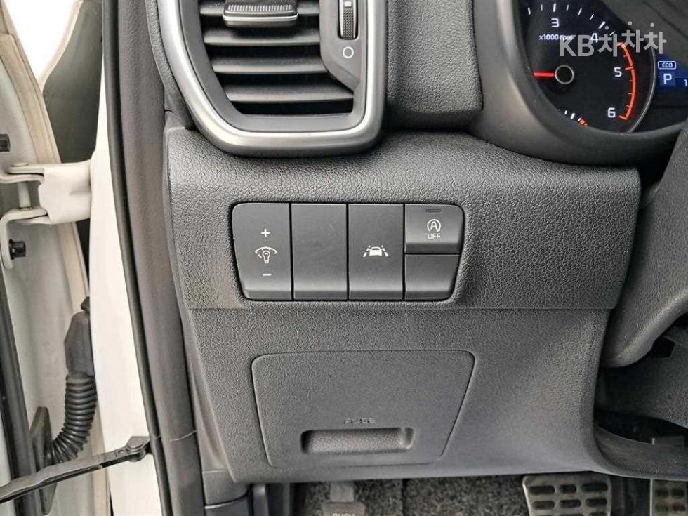 2020 - kia sportage