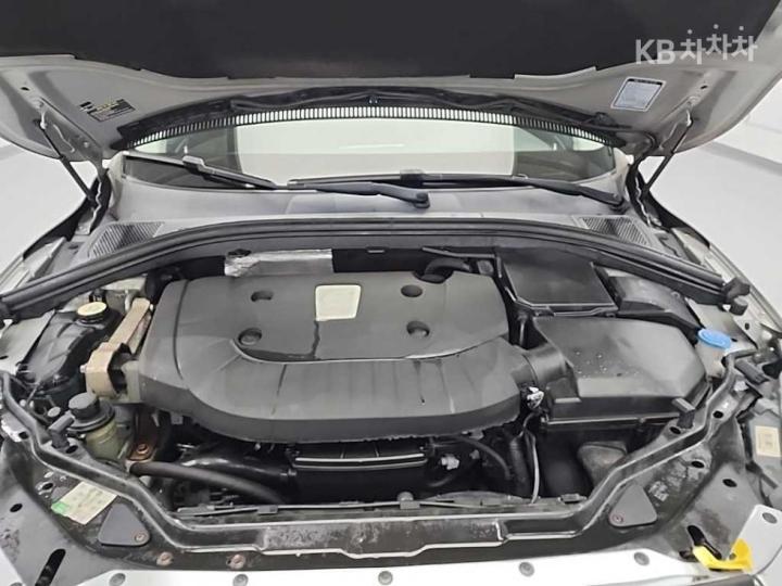 Volvo XC60 D5 2.4 6