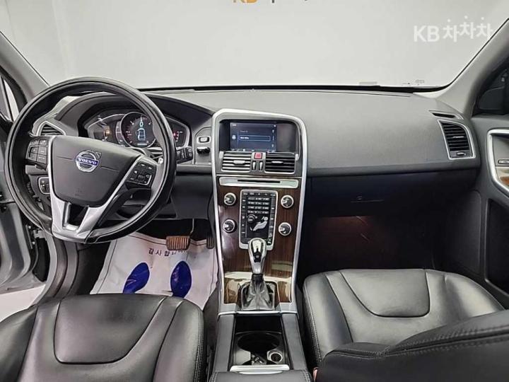 Volvo XC60 D5 2.4 8